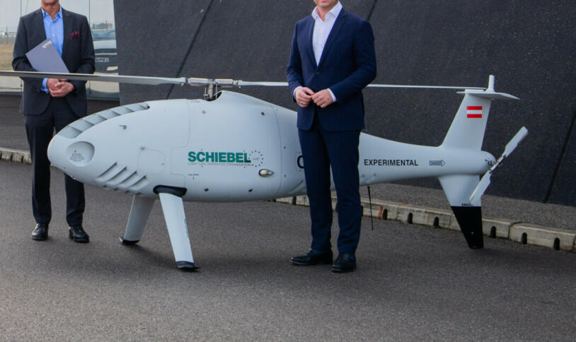 Flüge mit der großen Helikopterdrohne darf ihr Hersteller jetzt europaweit selbst autorisieren. Das erweitert das Einsatzspektrum enorm.