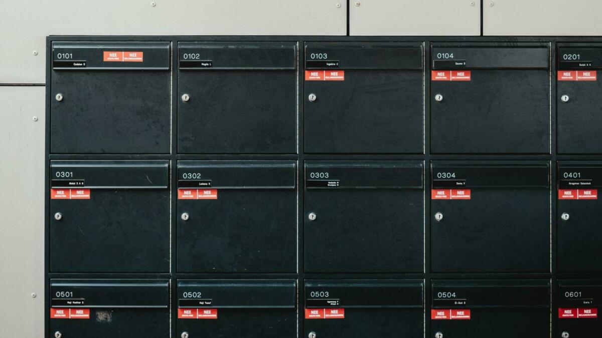 Durchnummerierte Briefkästen