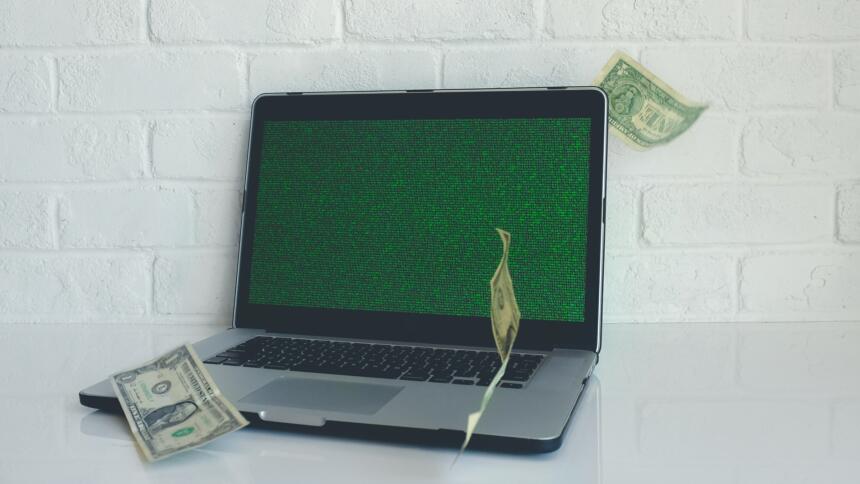 Computer mit Dollars