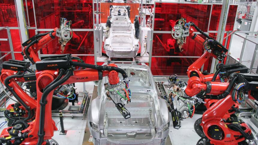 Tesla-Produktion mit Robotern