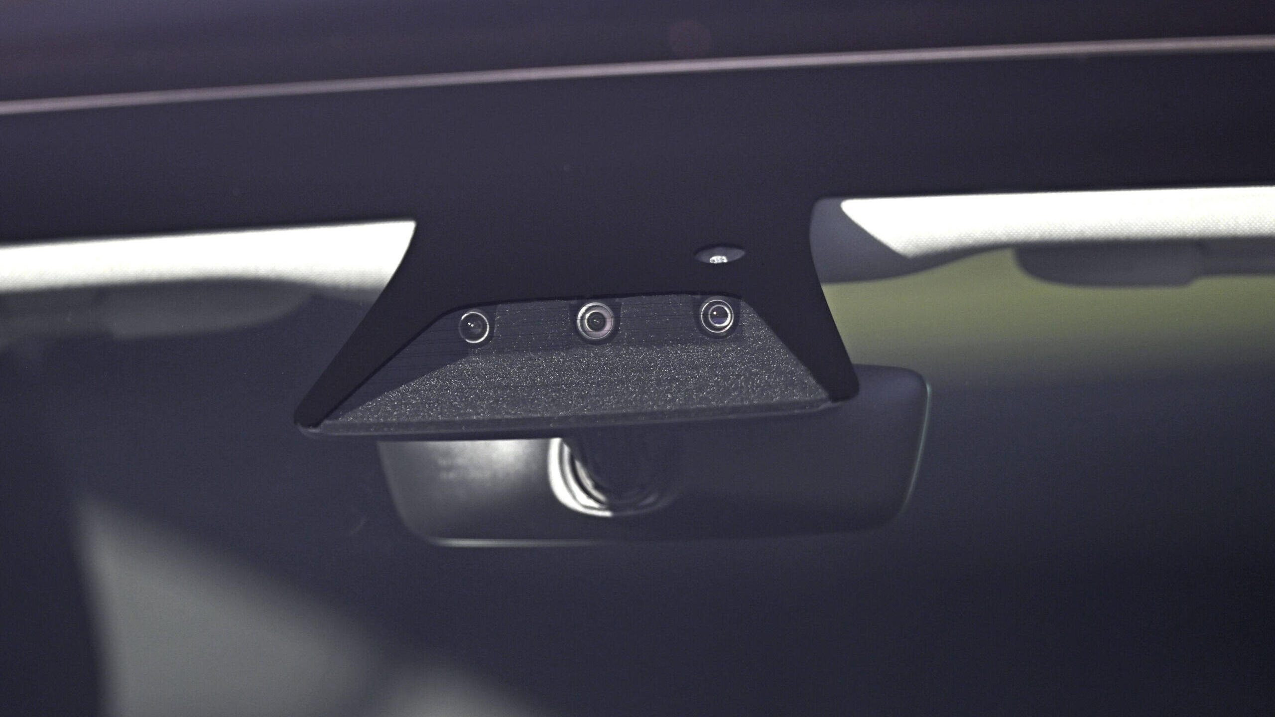 Kameras in Tesla-Frontscheibe