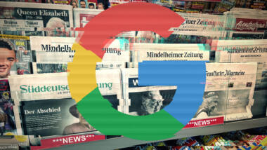 Zeitungen im Kiosk mit Google-Logo davor