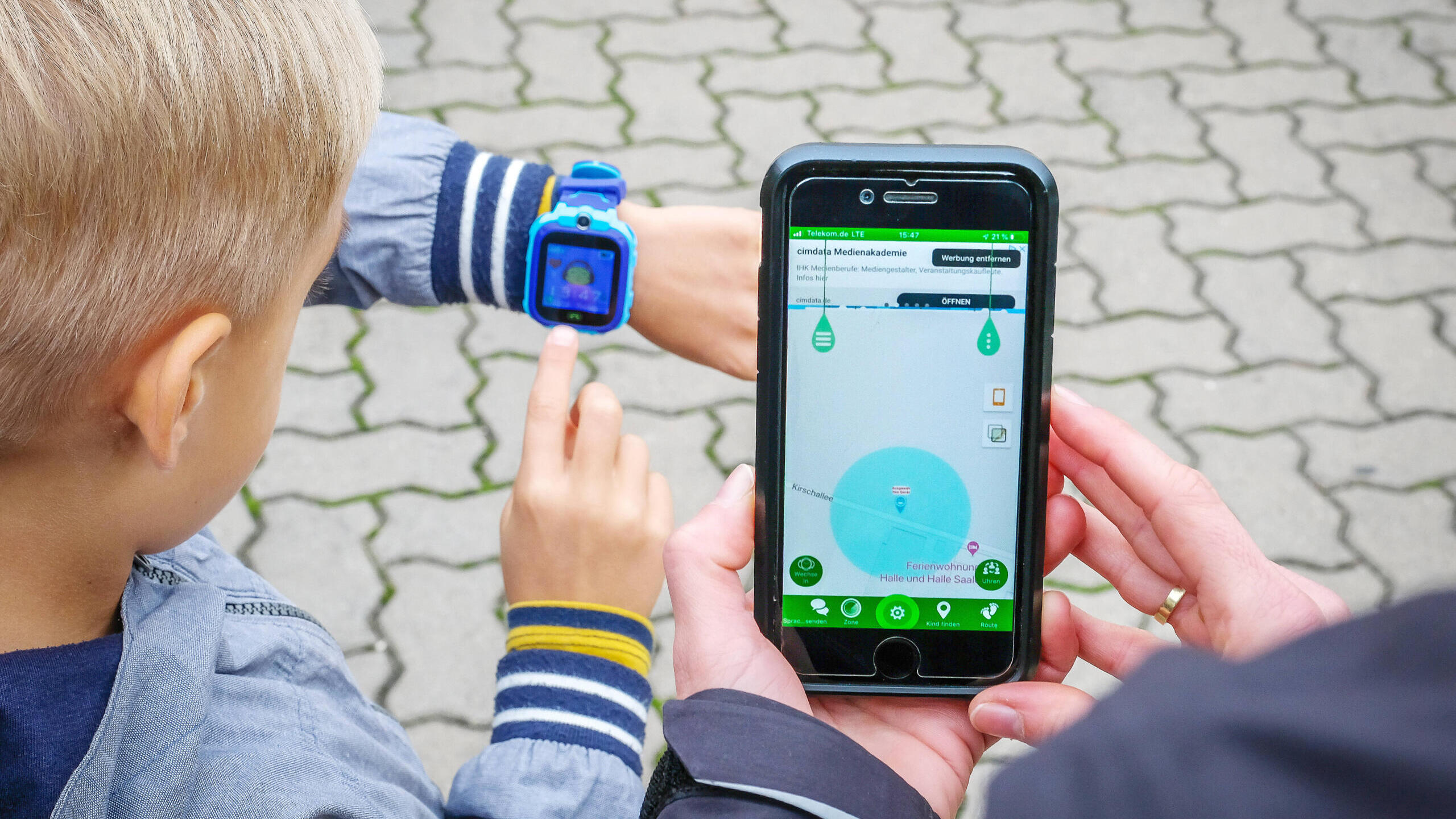 Smartwatches für Schulkinder: Quietschbunte Handschelle