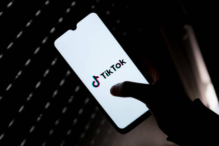 Handybildschim mit TikTok Logo