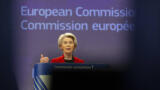 EU-Kommissionspräsidentin Ursula von der Leyen spricht.