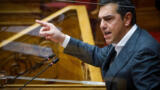 Oppositionsführer Alexis Tsipras spricht im Parlament zum Überwachungsskandal.