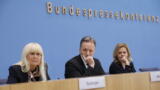 Iris Spranger, Holger Münch und Nancy Faeser bei der Bundespressekonferenz