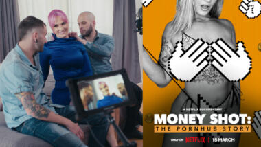 In der linkten Bildhälfte sieht man drei Darstellende zu Beginn eines Pornodrehs. In der rechten Bildhälfte das Cover der Doku "Money Shot". Das Cover zeigt ein Pornomodel.