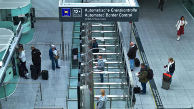 Grenzkontrolle. Automatische Grenzkontrolle in Terminal 2, Flughafen München