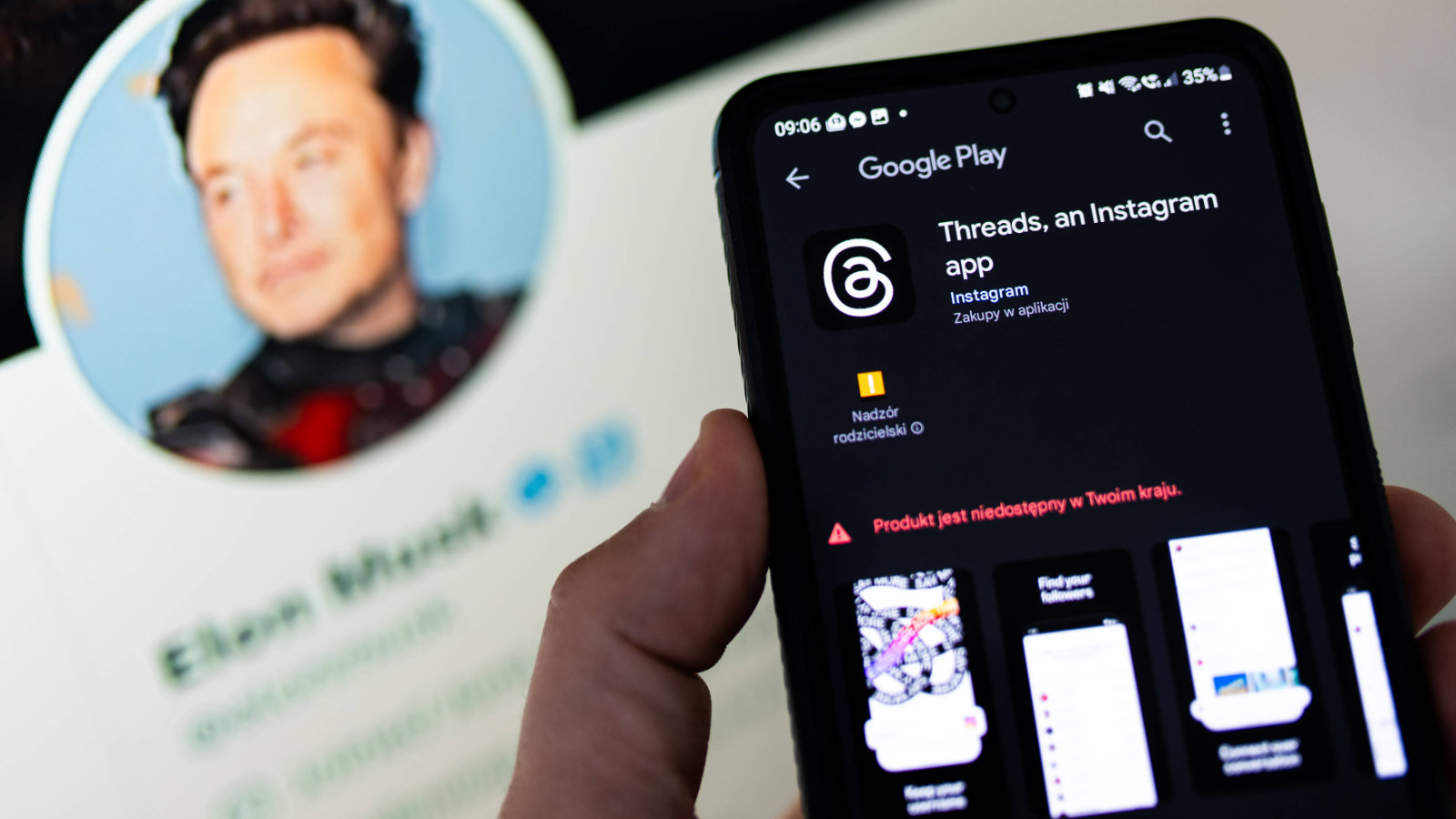 Ein Smartphone mit der App Threads im Google Play Store