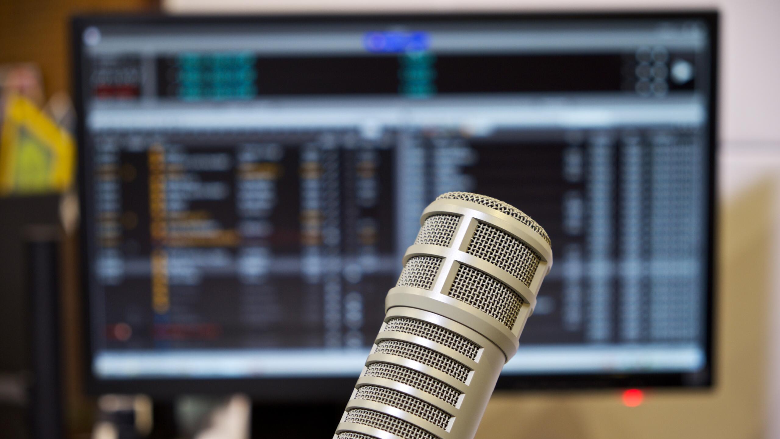 Synchronsprecher*innen so wie Übersetzer haben mit einer Konkurrenz zu kämpfen