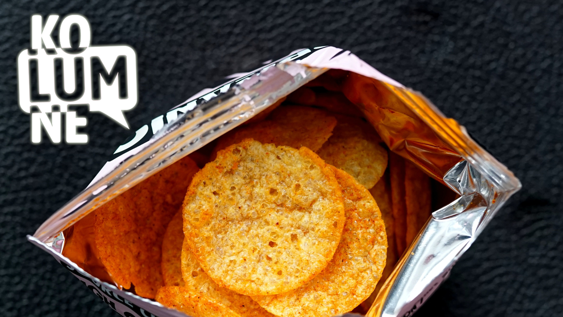 Eine offene Chipstüte