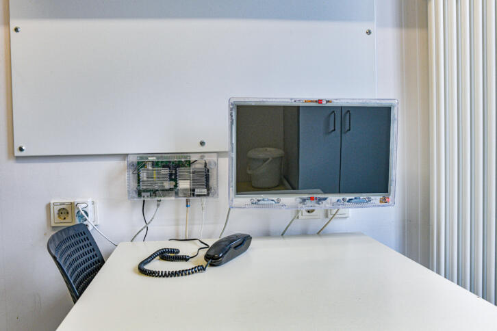 Ein Haftraummediensystem in einer Zelle