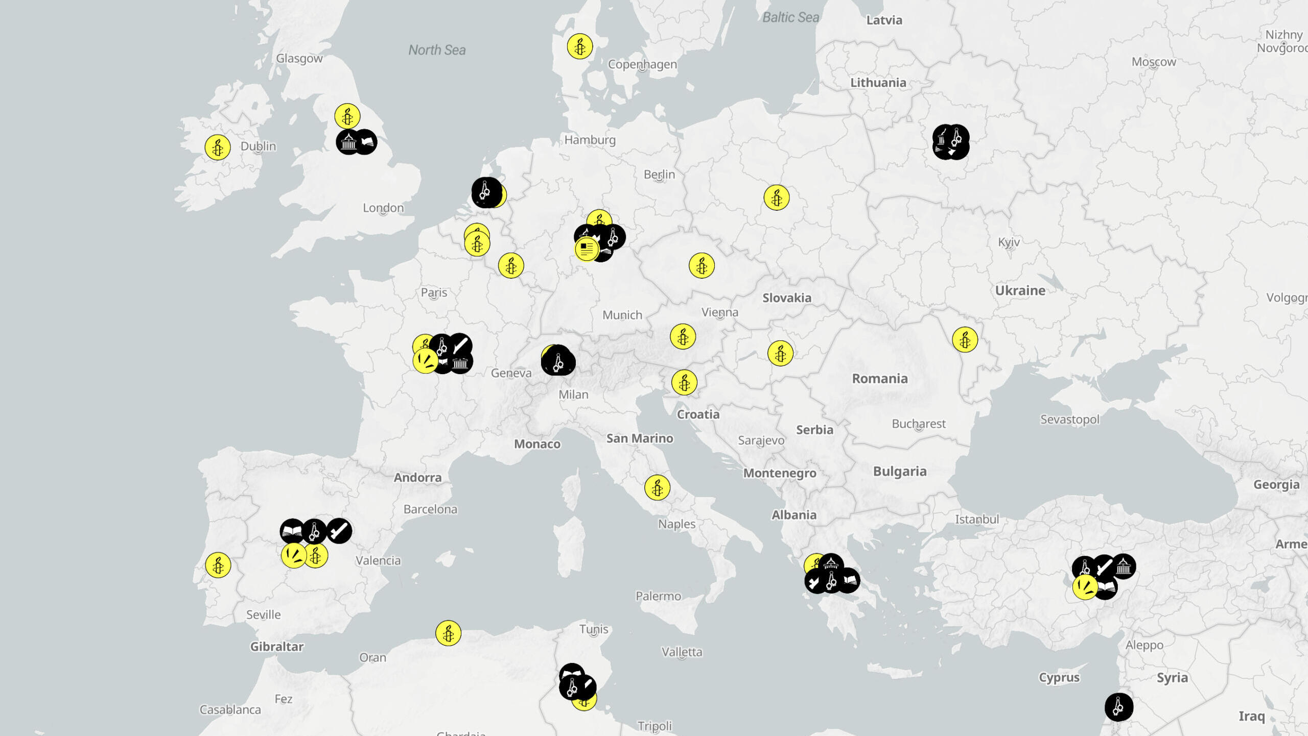 Karte von Europa mit unterschiedlichen Symbolen, die einzelne Einschränkungen der Versammlungsfreiheit symbolisieren.