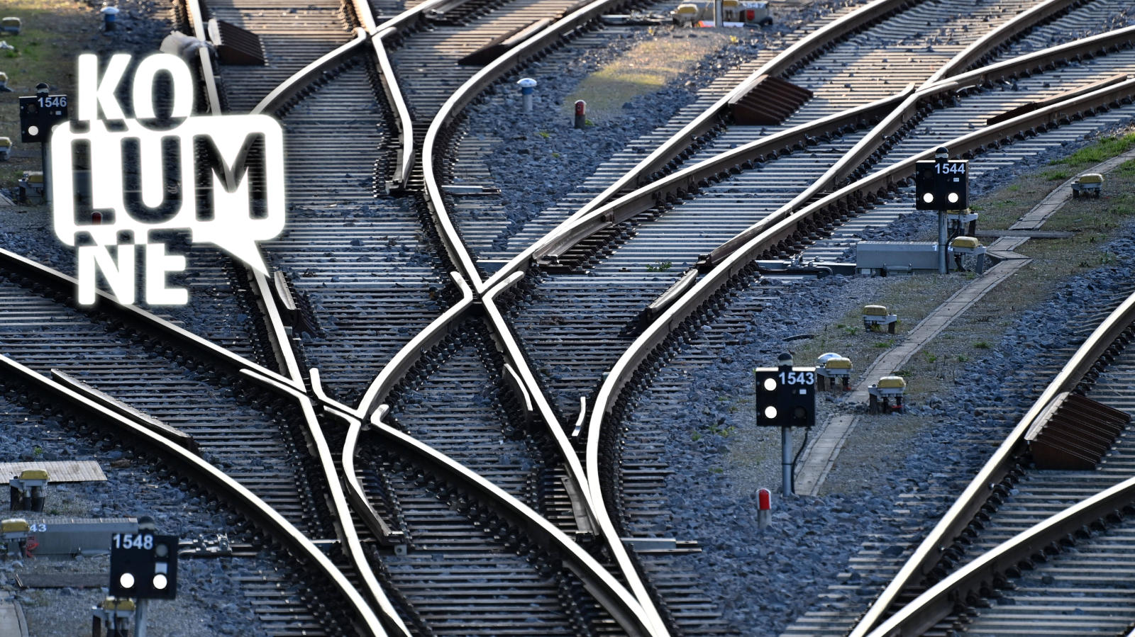 Bahngleise und Weichen am Essener Hauptbahnhof