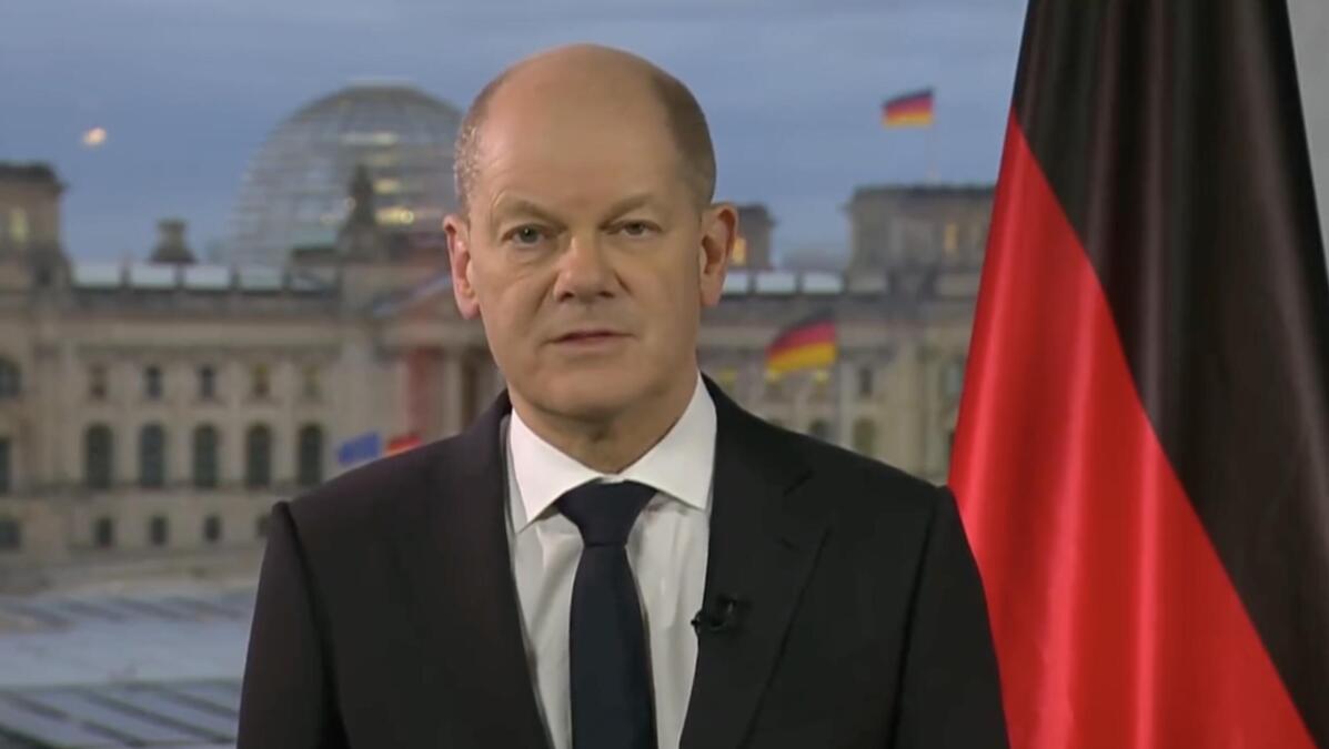 Kanzler Scholz vor Reichstag
