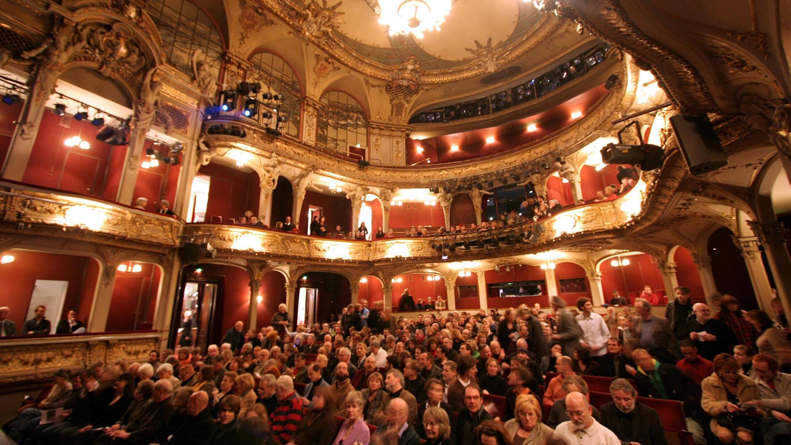 Zuschauer im Berliner Ensemble