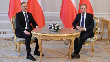 Andrzej Duda und Donald Tusk (rechts im Bild)