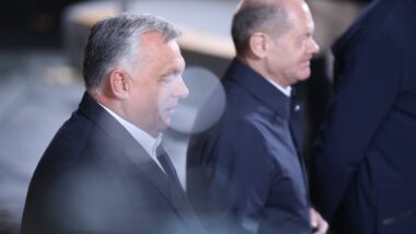 Viktor Orbán mit Olaf Scholz