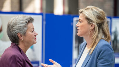 EU-Kommissarin Ylva Johansson und belgische Innenministerin Annelies Verlinden
