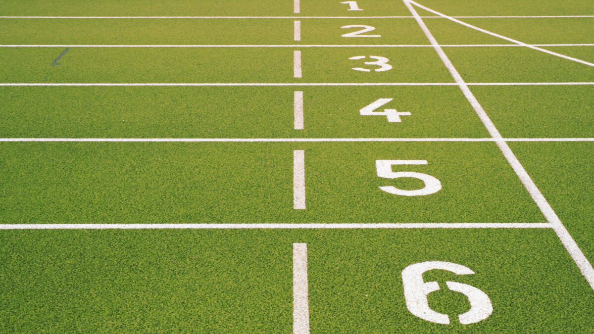 Zieleinlauf auf einer Laufbahn