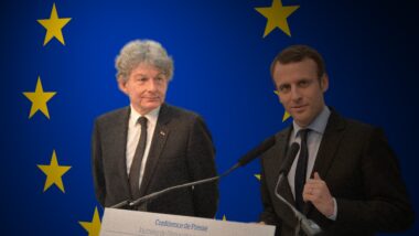 Thierry Breton und Emmanuel Macron, im Hintergrund die EU-Flagge