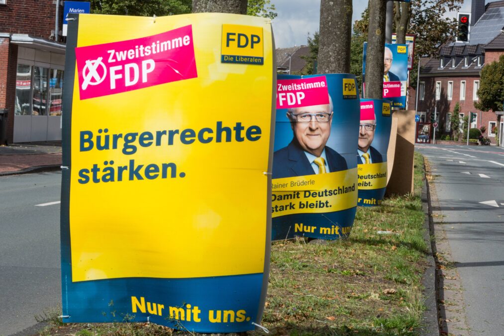 Plakat mit der Aufschrift: Bürgerrechte stärken. Nur mit der FDP.