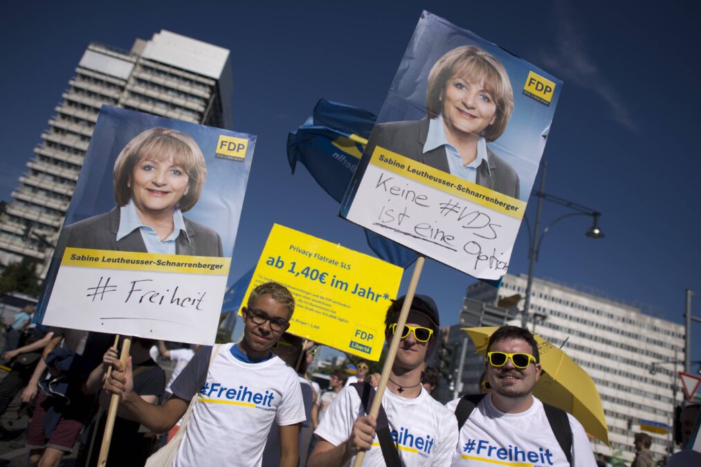 FDP-Anhänger demonstrieren gegen Überwachung im Jahr 2013.