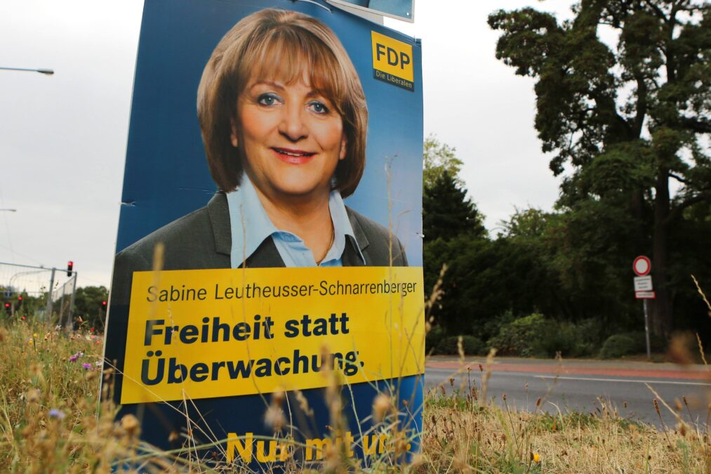 Ein Wahlplakat zur Bundestagswahl der FDP im Jahr 2013: Aufschrift: Freiheit statt Überwachung.