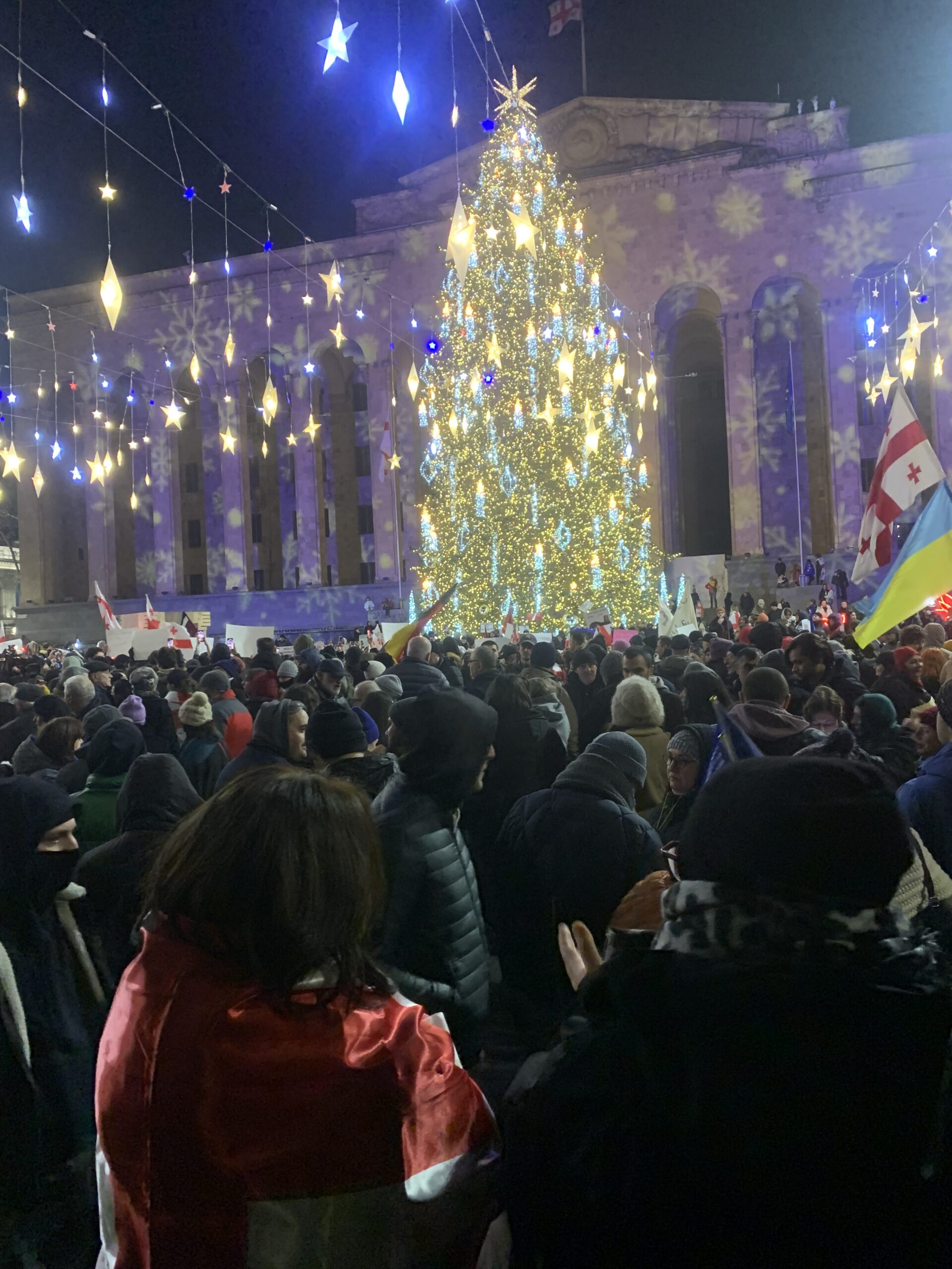 Menschen auf der Rustaveli Avenue