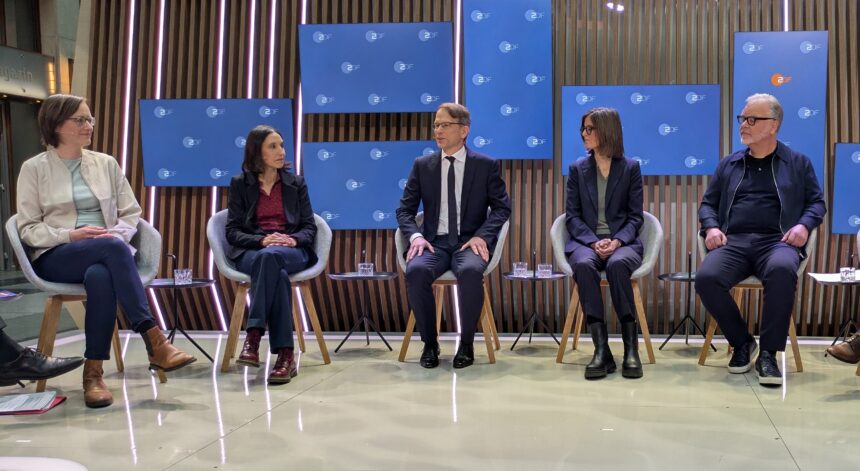 Panel mit Studienautor:innen