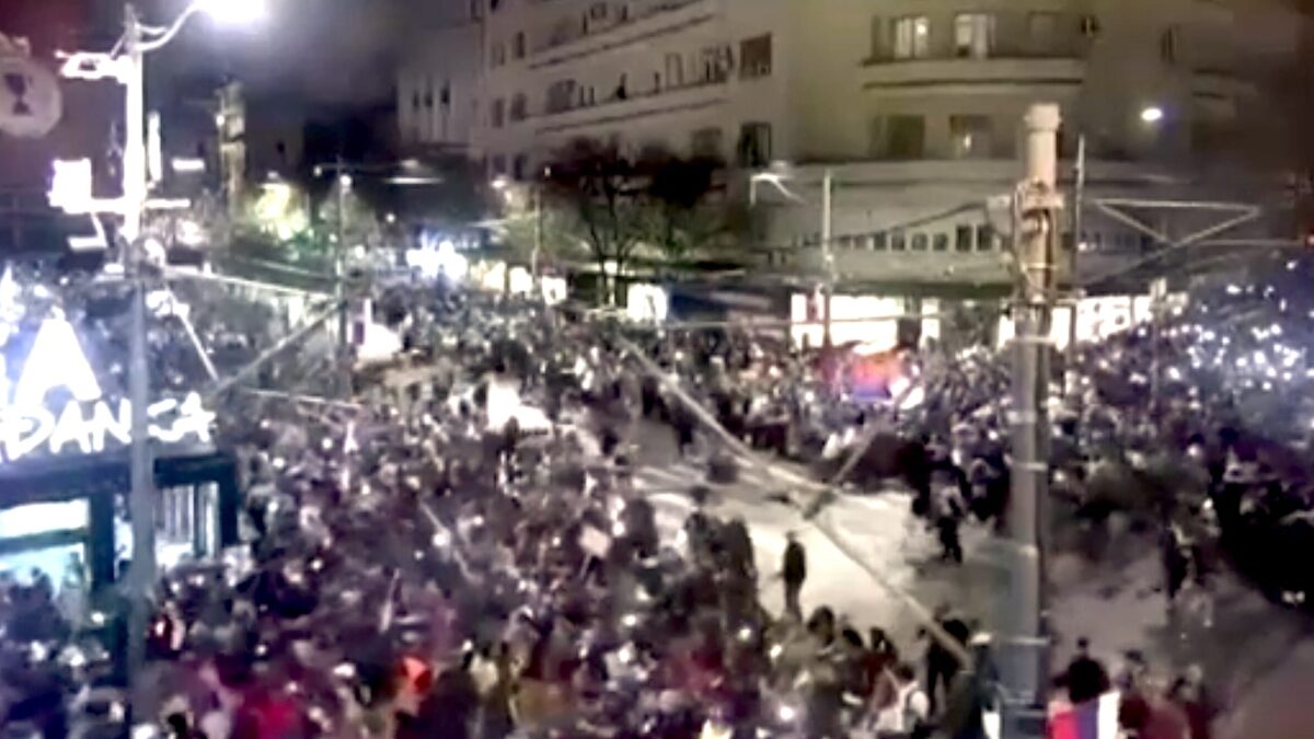 Menschenmenge geteilt