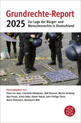 Cover des Grundrechte-Reports 2025, zu sehen ein Bild von Polizisten vor Demo-Schildern.
