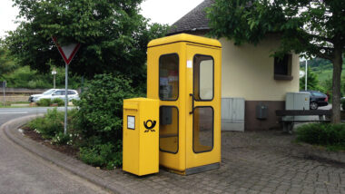 Gelbe Teleefonzelle