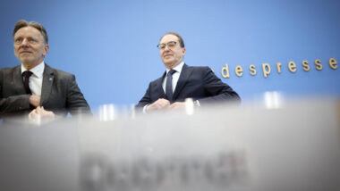 Holger Muench und Alexander Dobrindt bei der Bundespressekonferenz