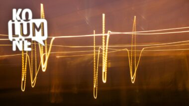 Abstraktes Bild mit Lichtstreifen