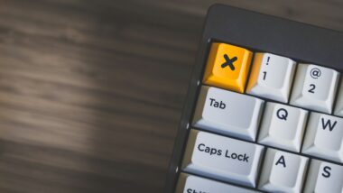 Tastatur mit einer großen X-taste