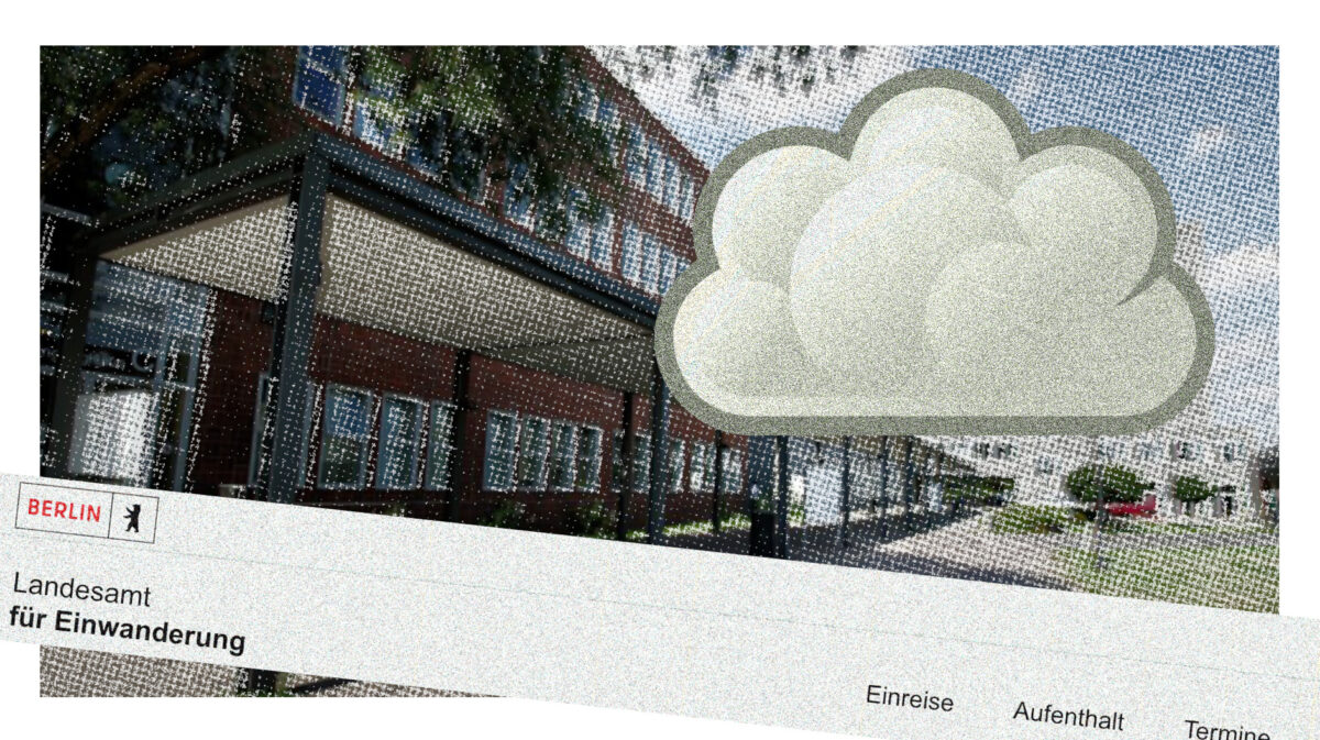 Im Hintergrund ein Gebäude, davor eine Wolke als Clipart