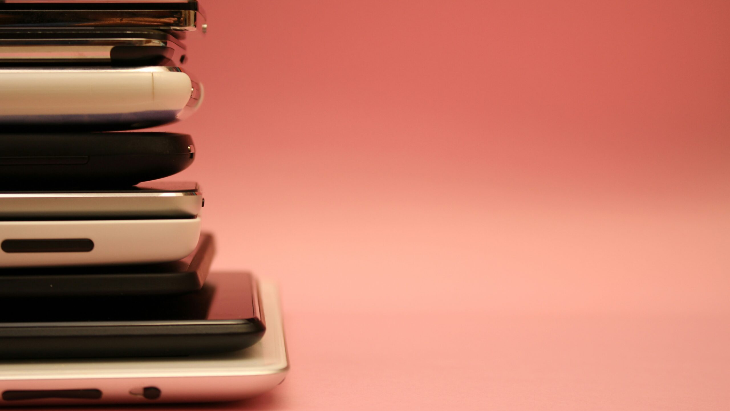 Verfassungsbeschwerda zaradi zasegov in izčitavanj mobilnih telefonov s strani policije v Nemčiji