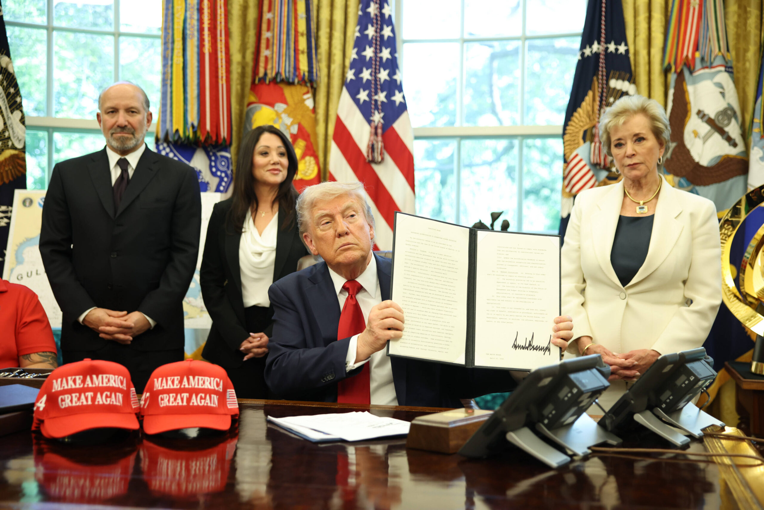 Trump mit Dektret