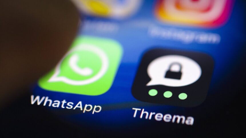 Logos der Messenger auf einem Smartphone Screen.