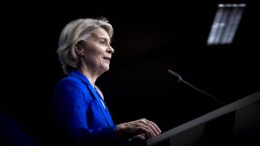 Ursula von der Leyen am Rednerpult