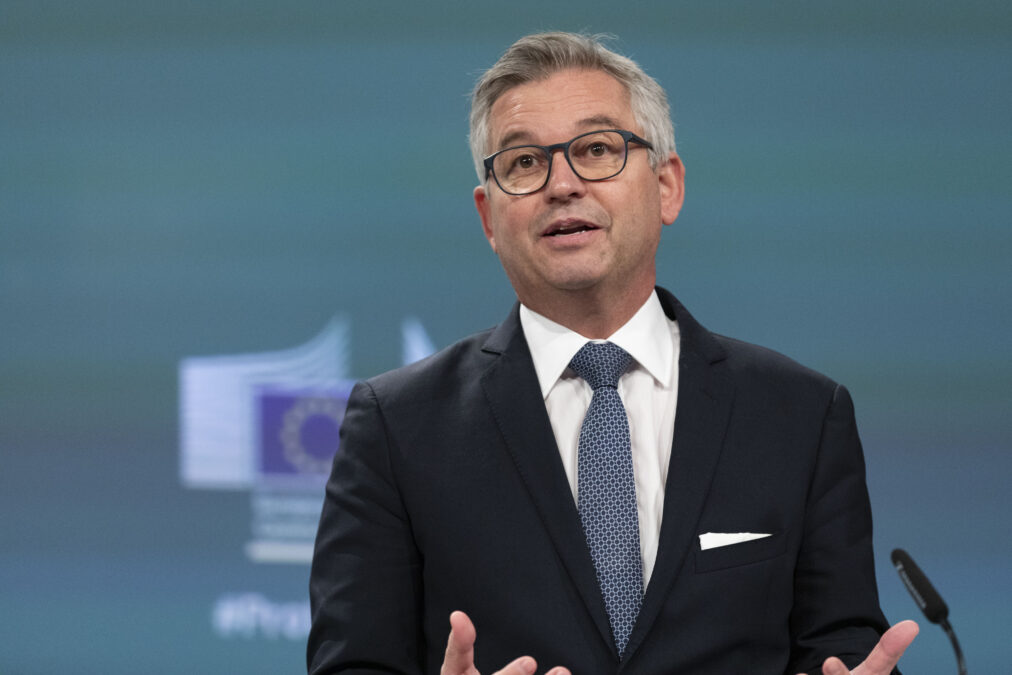 Magnus Brunner bei einer Rede