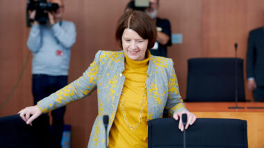 Die MAD-Präsidentin Martina Rosenberg im Bundestag