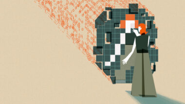 Dieses Bild zeigt eine Person mit orangefarbenen Haaren, die mit einer großen, abstrakten digitalen Spiegelstruktur interagiert. Die Struktur besteht aus Quadraten in verschiedenen Grün-, Orange-, Weiß- und Schwarztönen, die so zusammengesetzt sind, dass sie die Figur der Person widerspiegeln. Die Hand der Figur ist ausgestreckt, als würde sie auf die Spiegelstruktur zeigen oder mit ihr interagieren. Hinter der Struktur befinden sich orangefarbene Ströme aus Binärcode (Nullen und Einsen), die in Richtung des digitalen Gitters fließen.