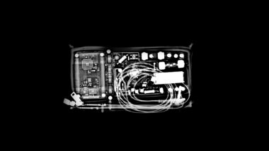 Eine Röntgen-Aufnahme eines Smartphones