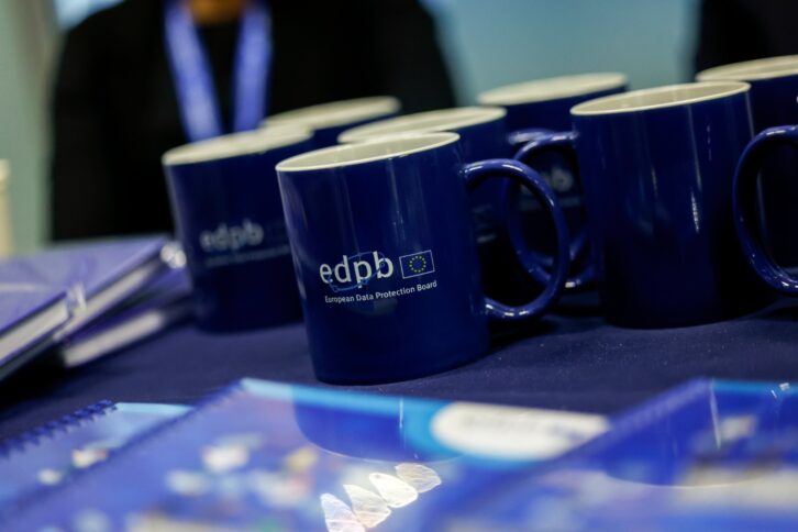 EDPD-Tassen beim Europäischen Datenschutzgipfel 2024