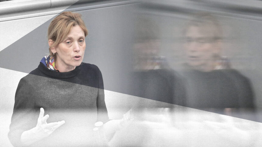 Karin Prien vor dem Bundestag