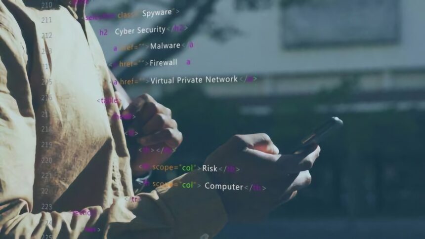 Ein Mann hackt ein Smartphone