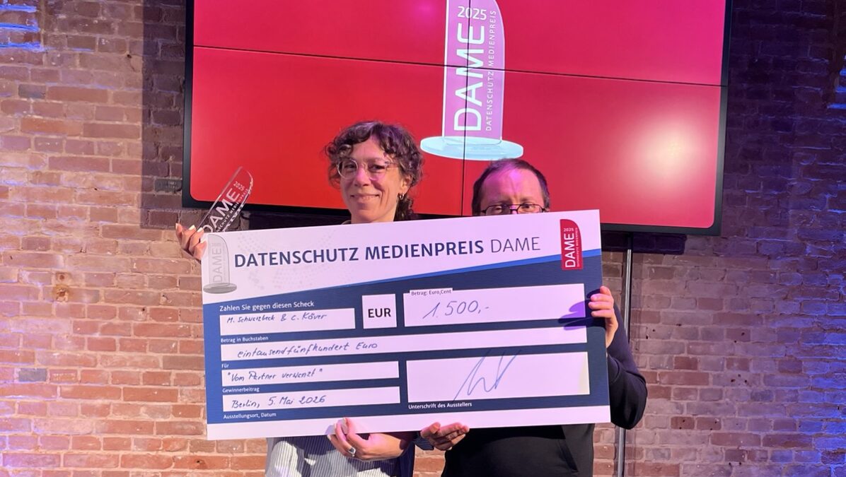 Chris und Martin mit dem DAME-Preis in der Hand